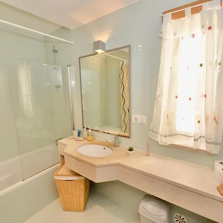 Silver - For 4 Guests 150m From Apartamento