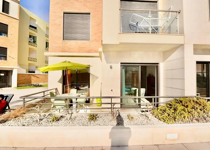 Silver - For 4 Guests 150m From *