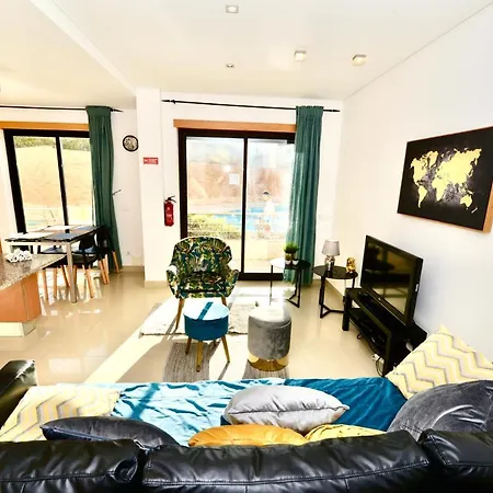 Silver - For 4 Guests 150m From Apartamento