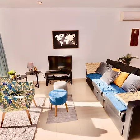 Silver - For 4 Guests 150m From Apartamento